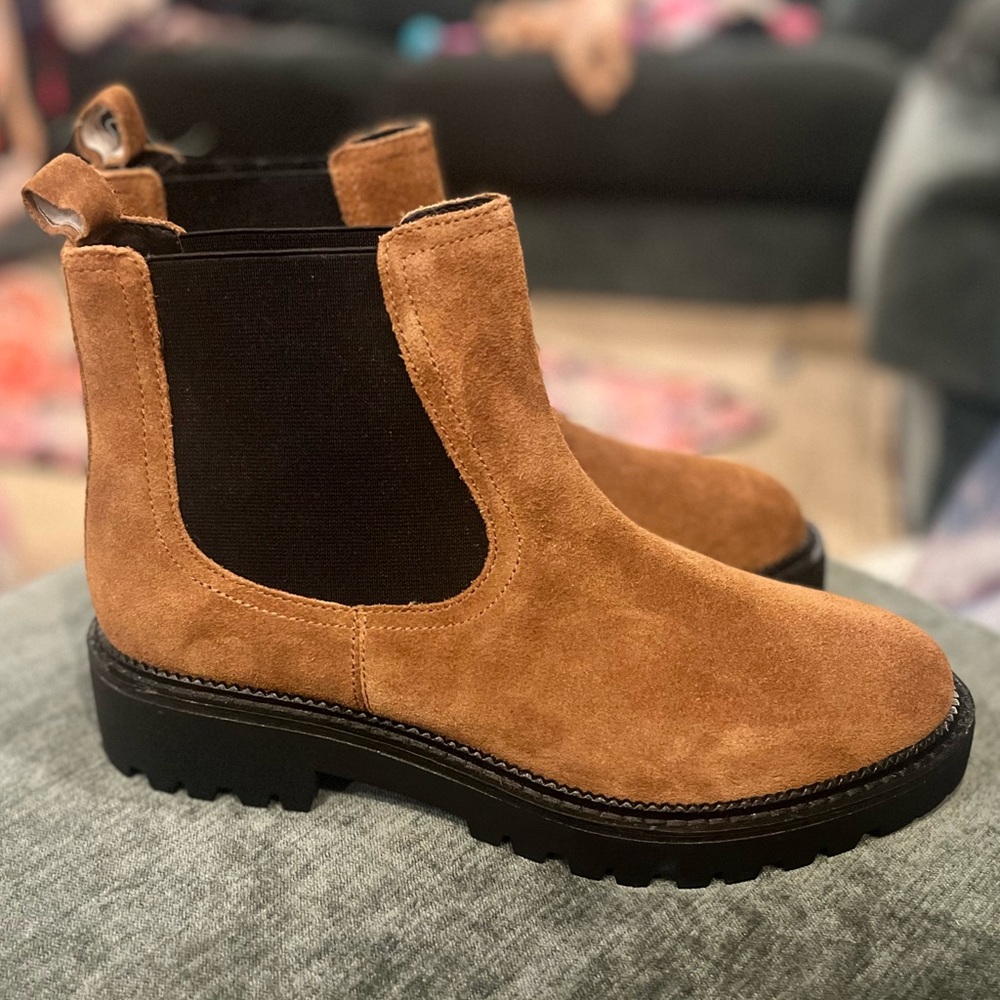 Caslon Tan Suede Lug Chelsea Boots (Chestnut brown) water resistant